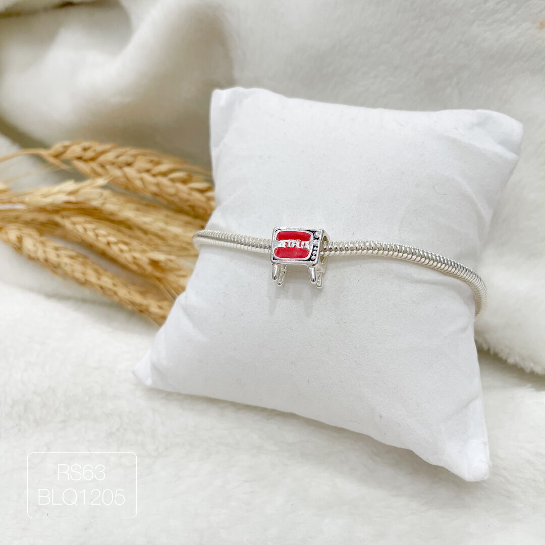 Berloque Netflix Passador Esmaltado Prateado